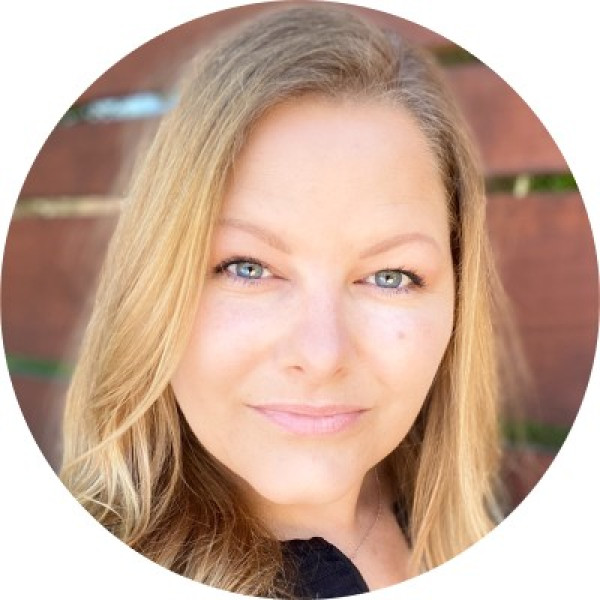 Profile photo of Nicole DuMont